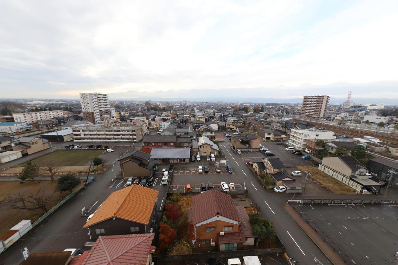 Smile Hotel Takaoka Ekimae Екстериор снимка